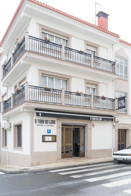 O Tobo Do Lobo Hotel Melide Exterior photo